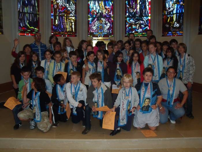 Photo souvenir  la fin de la messe dans l'glise.